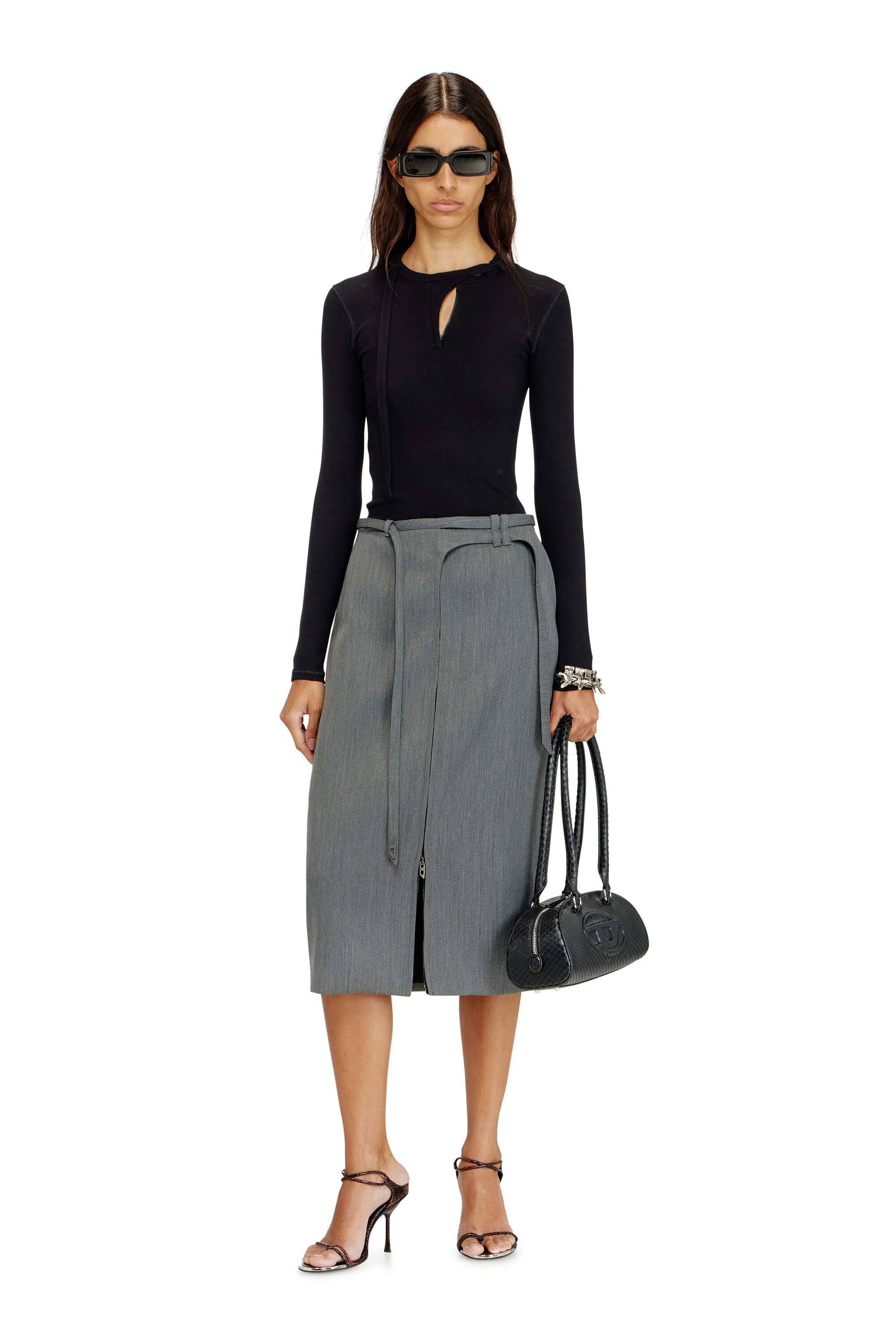 Diesel - 1DR DOME SHOULDER EW, Woman's 1DR Dome-Elongated bowling bag in textured leather in Black - 1