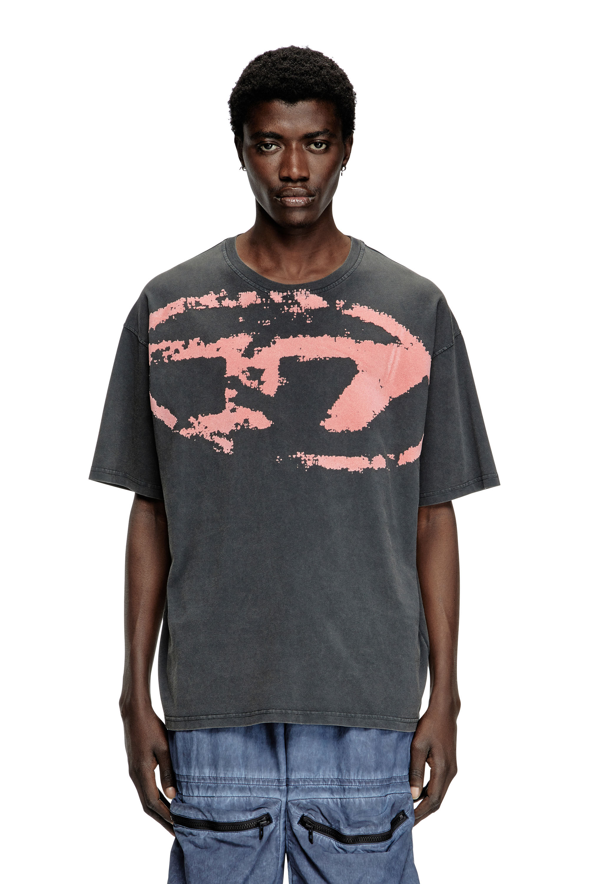 【ネット限定】 T-shirt Acid-wash Men's with Black | logo D Oval flocked ミュージシャン