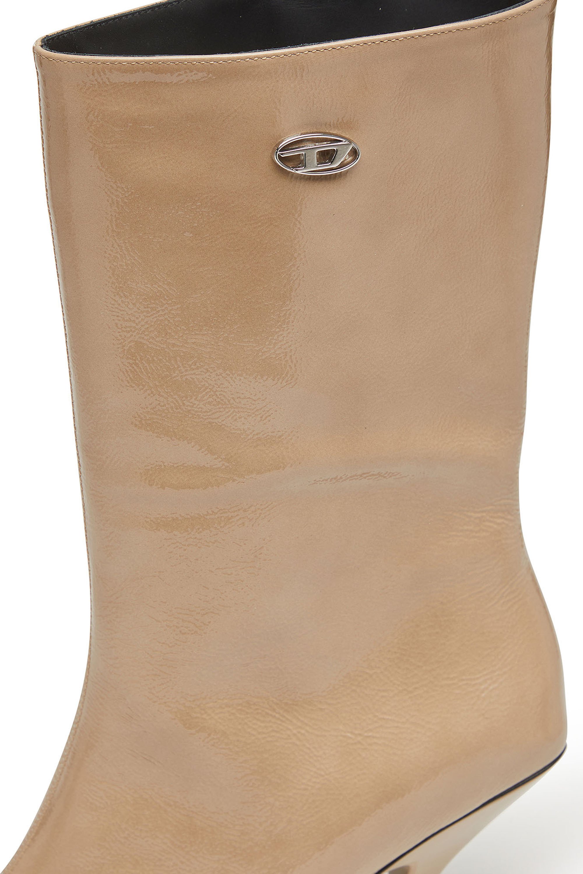 Diesel - D-AMBER TUBE 75, Woman's D-Amber-Square-toe ankle boots with naplak effect in Beige - 4