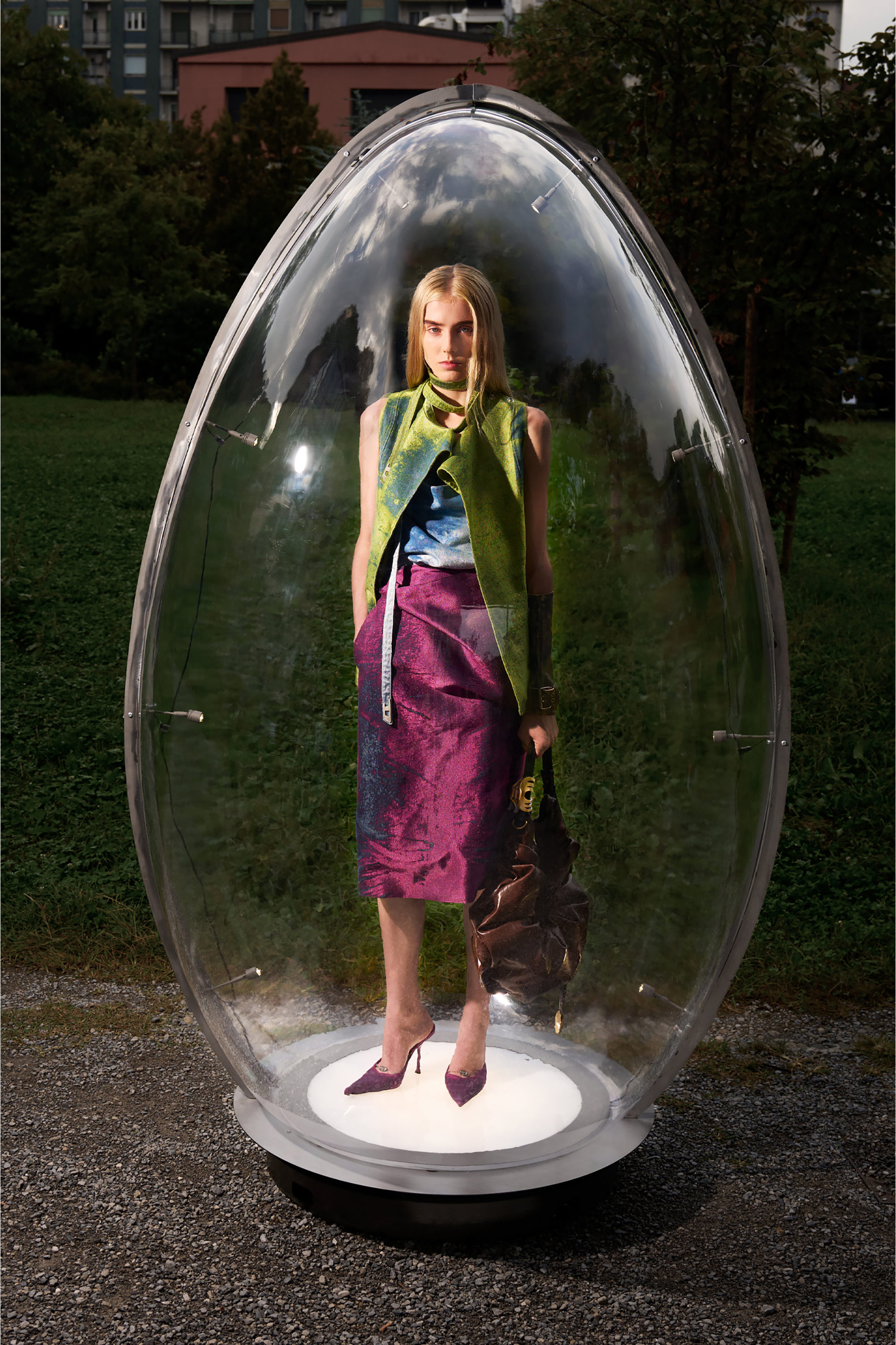 Diesel - DE-VANTOS-FSI, Woman's Belted vest in coloured satin denim in Green - 3