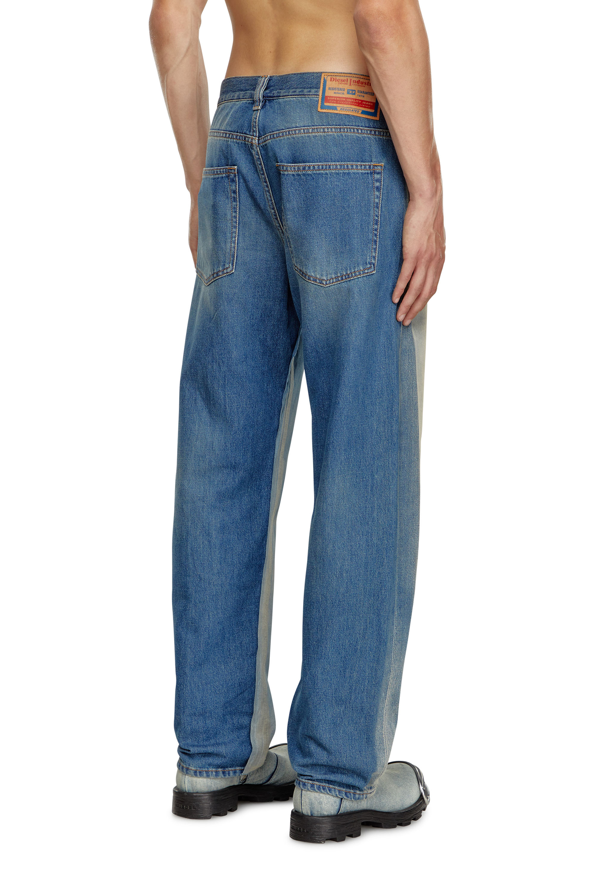 Diesel - Man's Regular Jeans 2010 D-Macs 09K22, Medium blue - 2