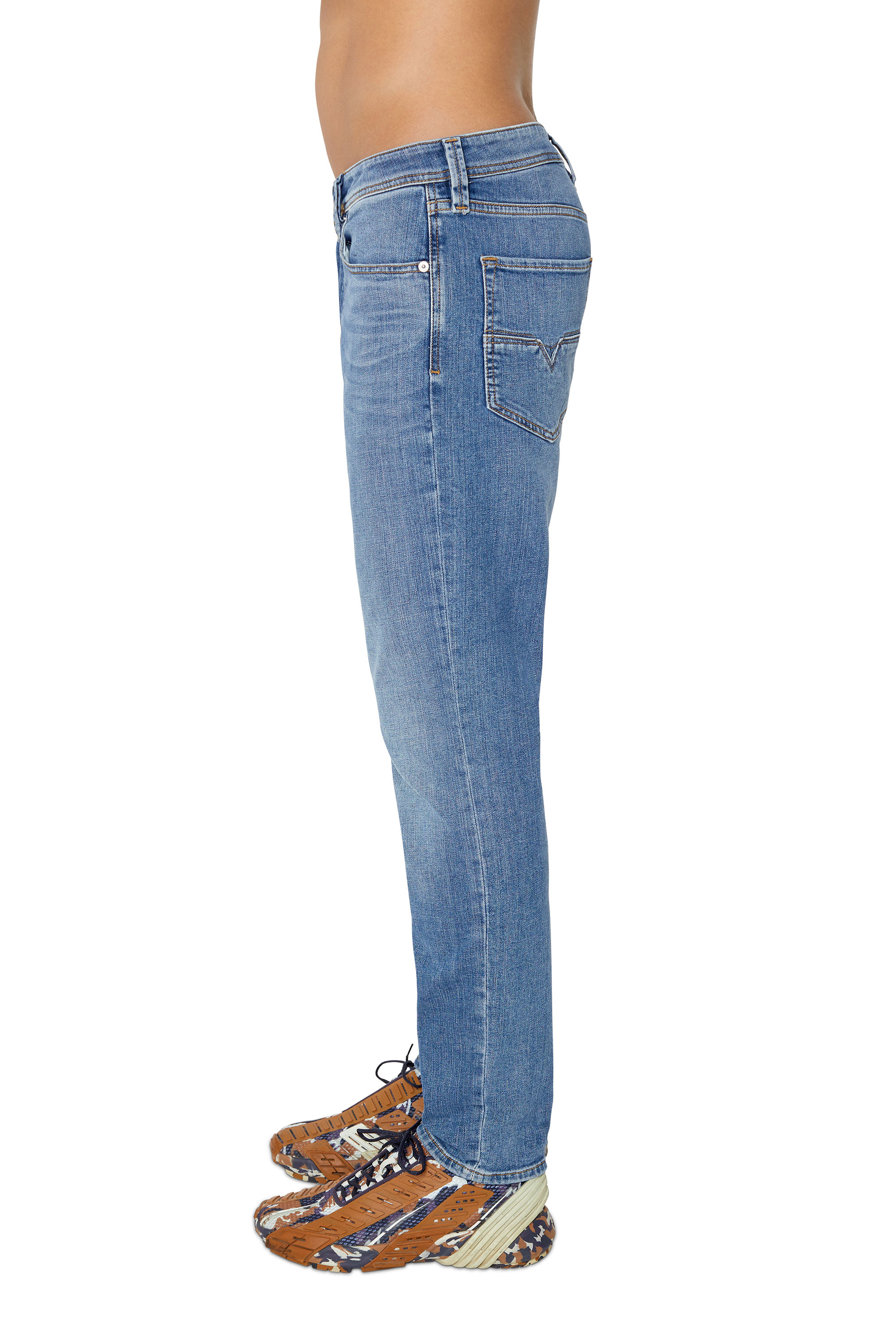 Diesel - Tapered Jeans 1986 Larkee-Beex 009ZR, Medium blue - Image 4